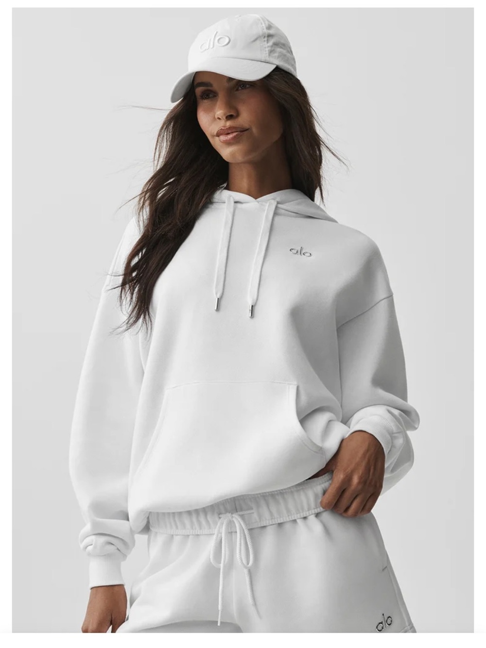 ALO Yoga Women’s White Pullover accolade Hoodie silver  Logo $148 nwt